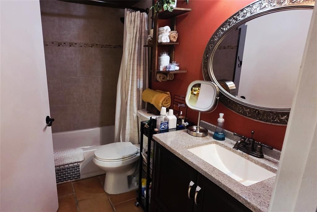 For Sale: $279,900 (2 beds, 2 baths, 965 Square Feet)