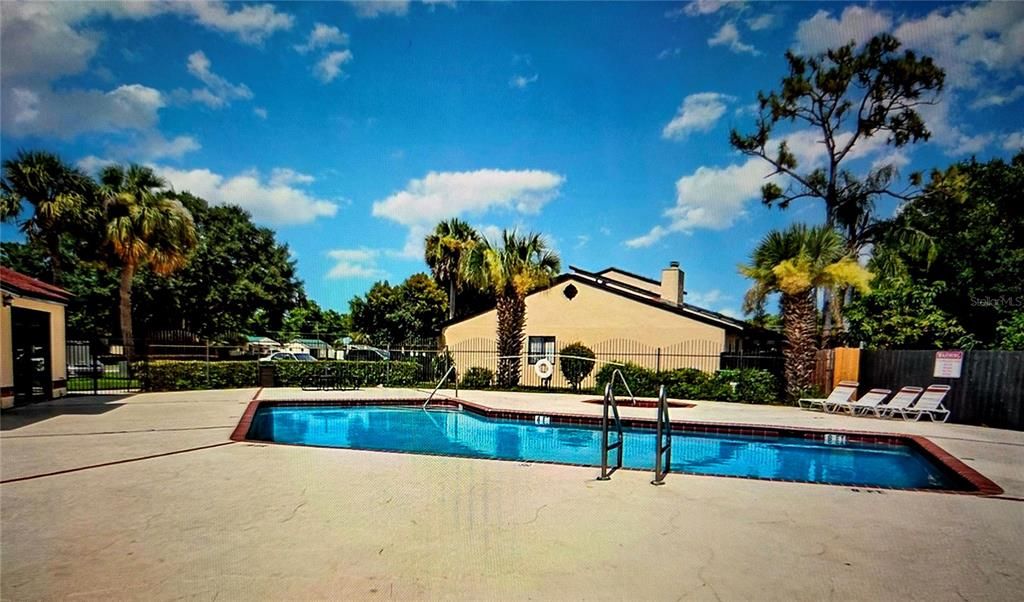 For Sale: $279,900 (2 beds, 2 baths, 965 Square Feet)