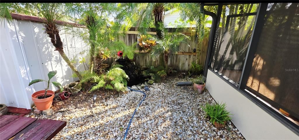 For Sale: $279,900 (2 beds, 2 baths, 965 Square Feet)