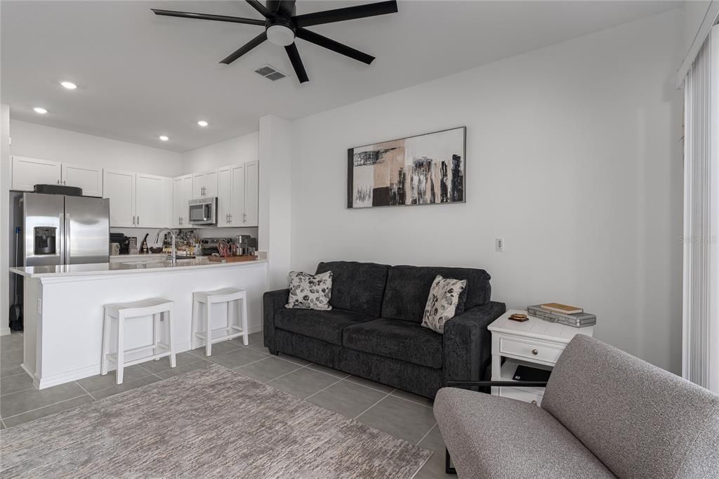 For Sale: $249,900 (2 beds, 2 baths, 1216 Square Feet)