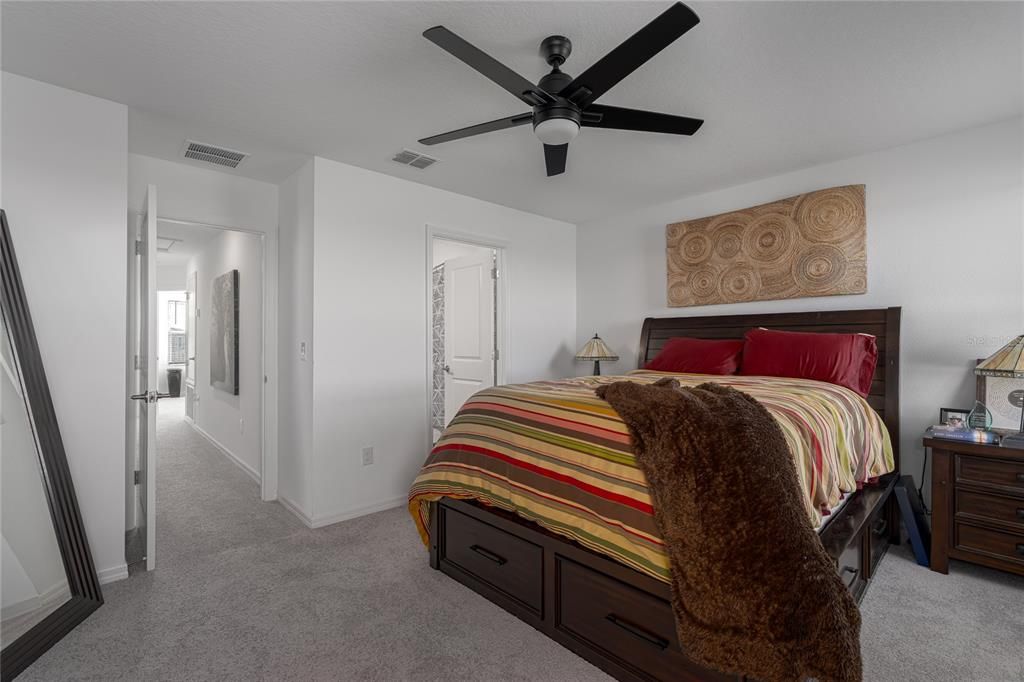 For Sale: $249,900 (2 beds, 2 baths, 1216 Square Feet)