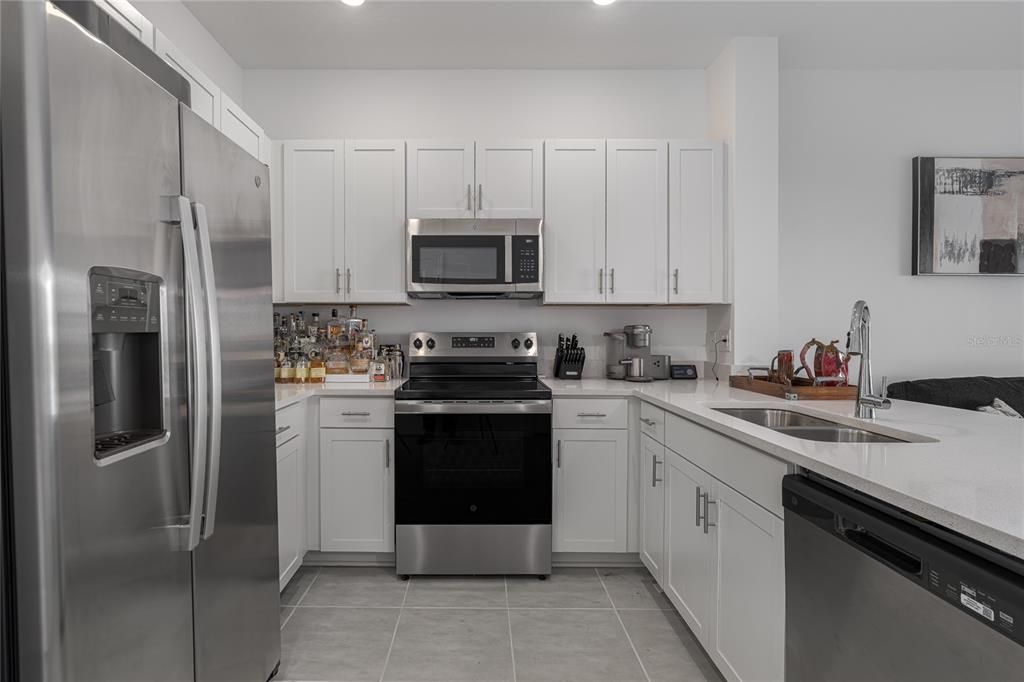 For Sale: $249,900 (2 beds, 2 baths, 1216 Square Feet)