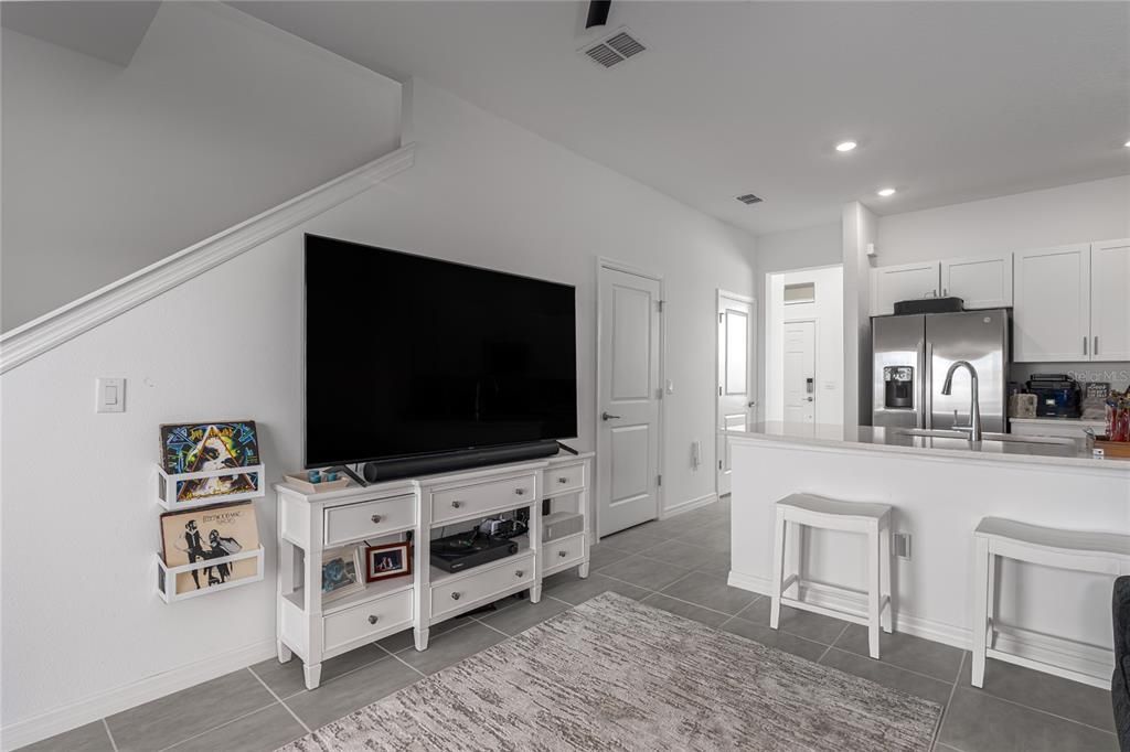 For Sale: $249,900 (2 beds, 2 baths, 1216 Square Feet)