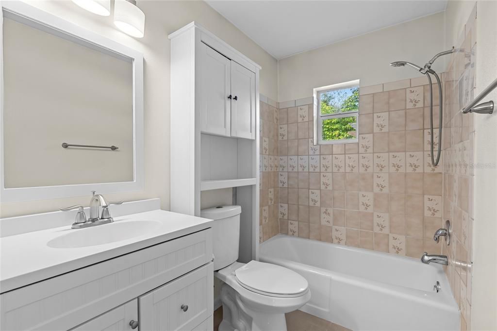 待售: $399,900 (4 贝兹, 2 浴室, 1461 平方英尺)