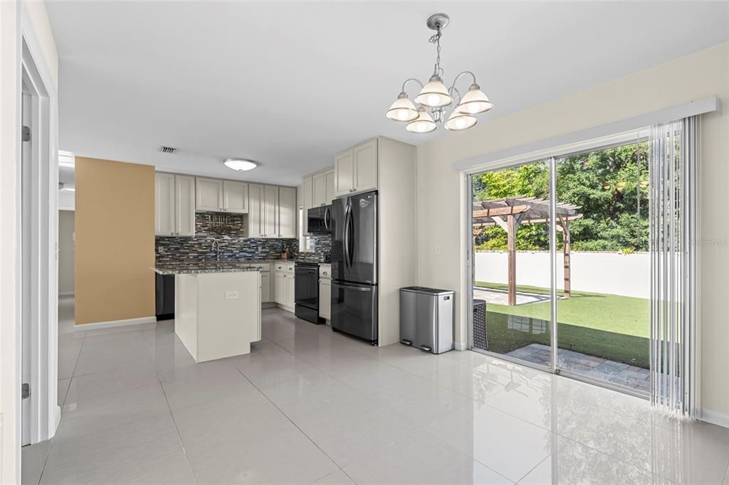 待售: $399,900 (4 贝兹, 2 浴室, 1461 平方英尺)