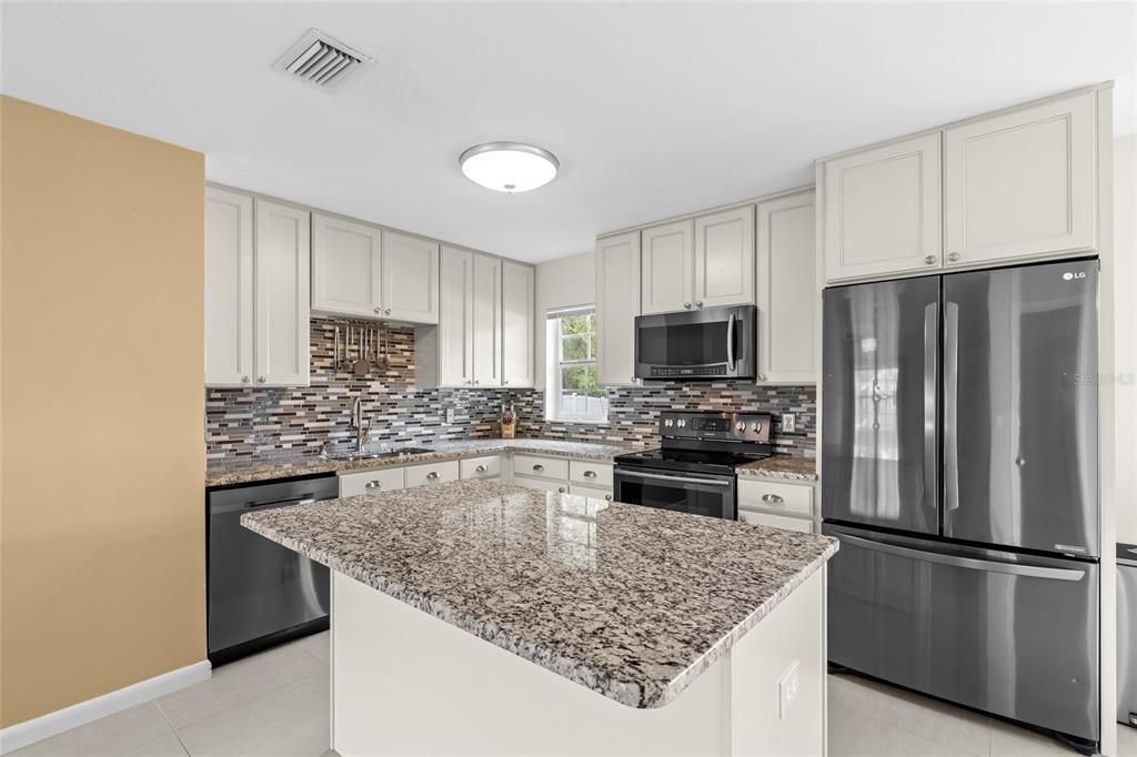 待售: $399,900 (4 贝兹, 2 浴室, 1461 平方英尺)