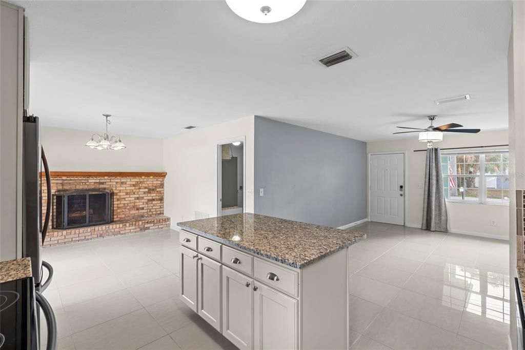 待售: $399,900 (4 贝兹, 2 浴室, 1461 平方英尺)