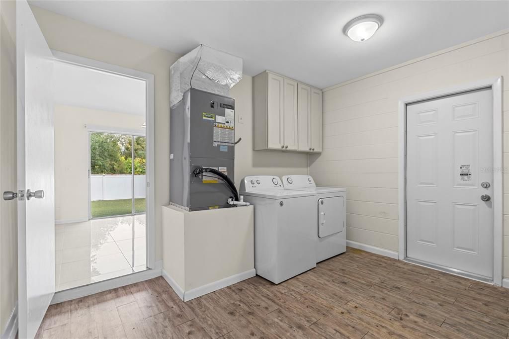 待售: $399,900 (4 贝兹, 2 浴室, 1461 平方英尺)