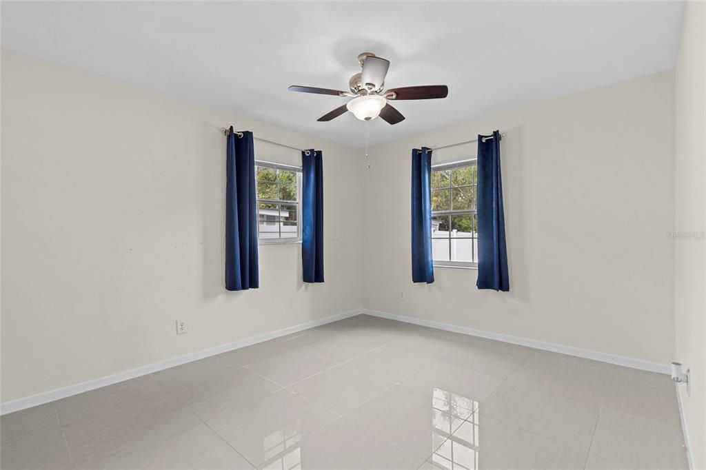 待售: $399,900 (4 贝兹, 2 浴室, 1461 平方英尺)