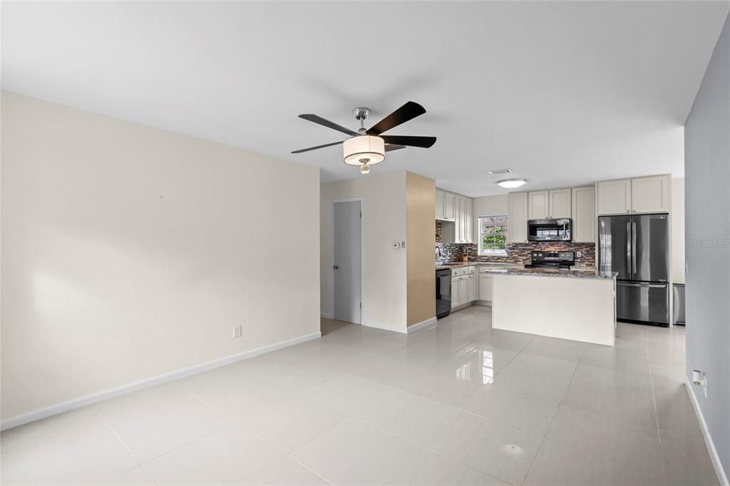 待售: $399,900 (4 贝兹, 2 浴室, 1461 平方英尺)