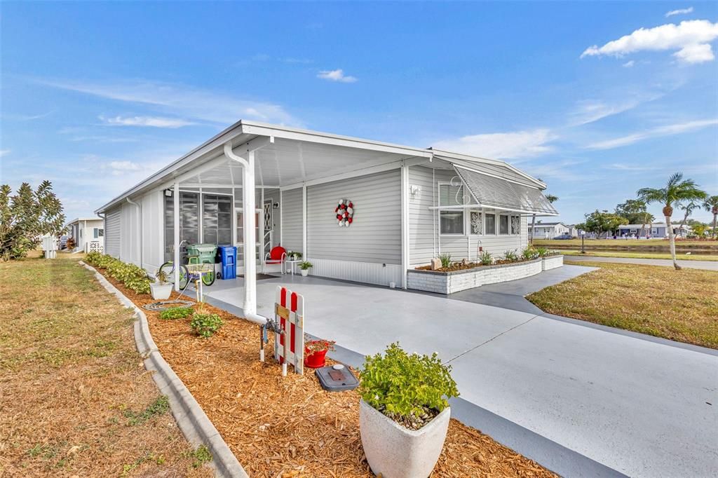 待售: $199,000 (2 贝兹, 2 浴室, 1373 平方英尺)