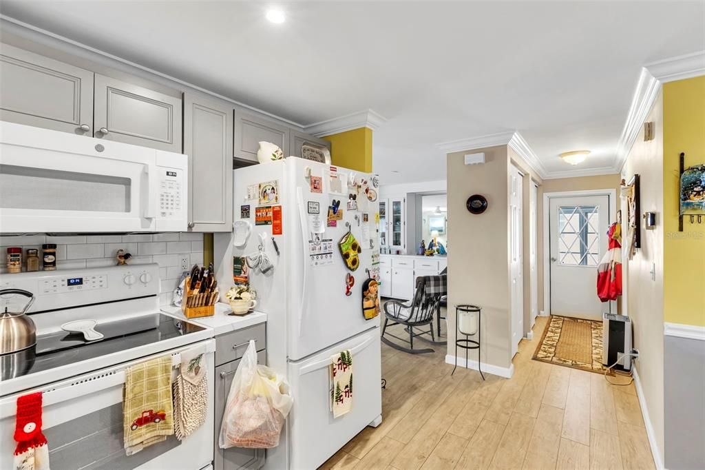 待售: $199,000 (2 贝兹, 2 浴室, 1373 平方英尺)