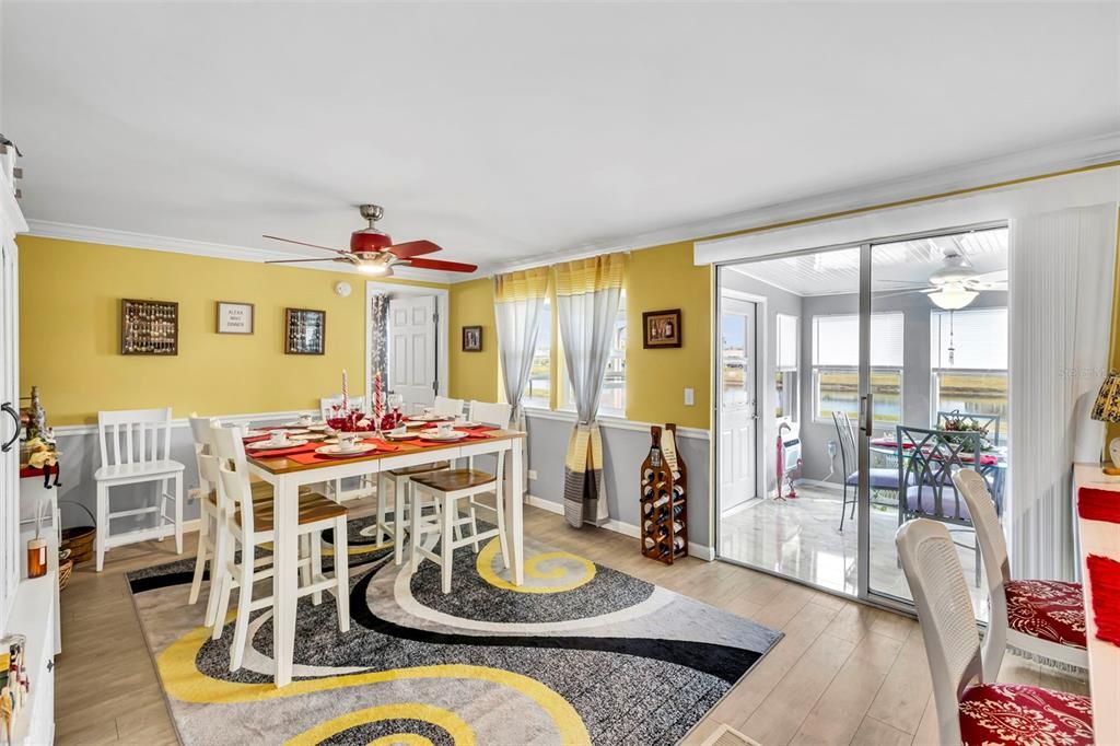 待售: $199,000 (2 贝兹, 2 浴室, 1373 平方英尺)