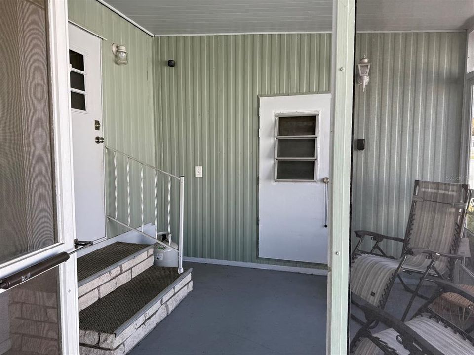 For Sale: $169,000 (2 beds, 2 baths, 1008 Square Feet)