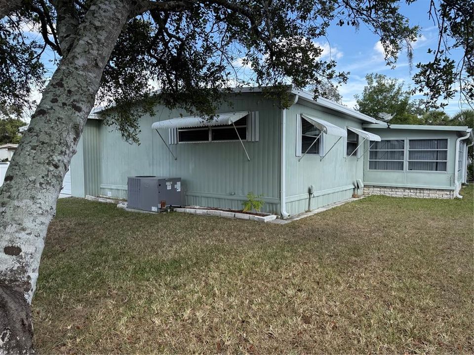 For Sale: $169,000 (2 beds, 2 baths, 1008 Square Feet)