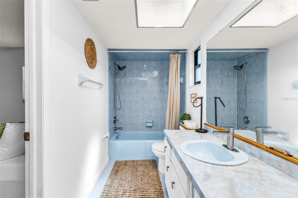 На продажу: $379,000 (3 спален, 2 ванн, 1588 Квадратных фут)