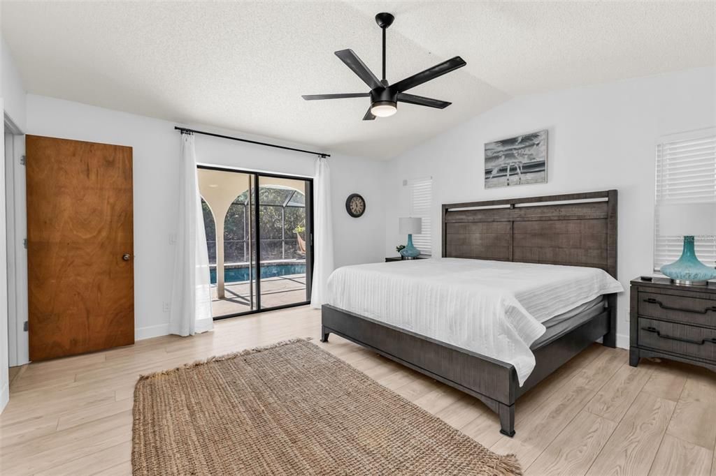 На продажу: $379,000 (3 спален, 2 ванн, 1588 Квадратных фут)