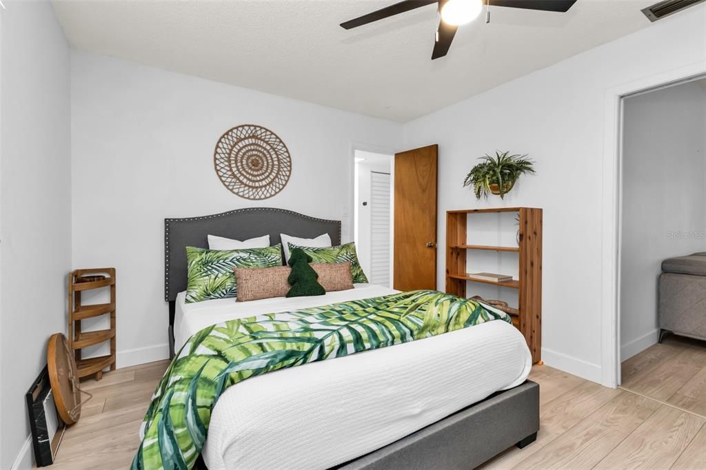 На продажу: $379,000 (3 спален, 2 ванн, 1588 Квадратных фут)