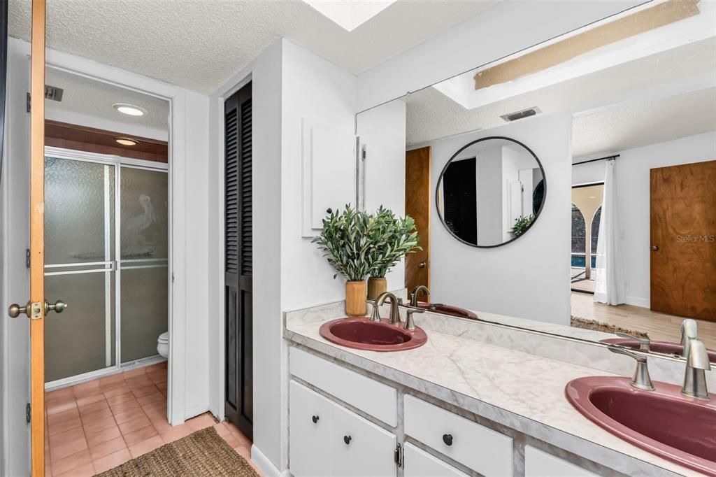 На продажу: $379,000 (3 спален, 2 ванн, 1588 Квадратных фут)