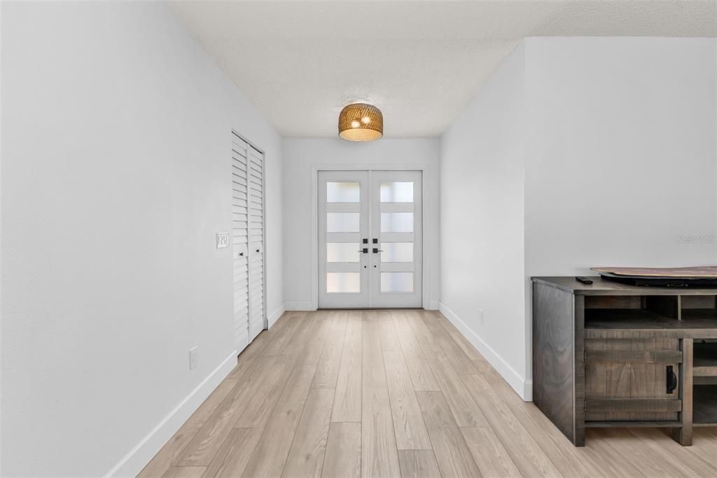 На продажу: $379,000 (3 спален, 2 ванн, 1588 Квадратных фут)