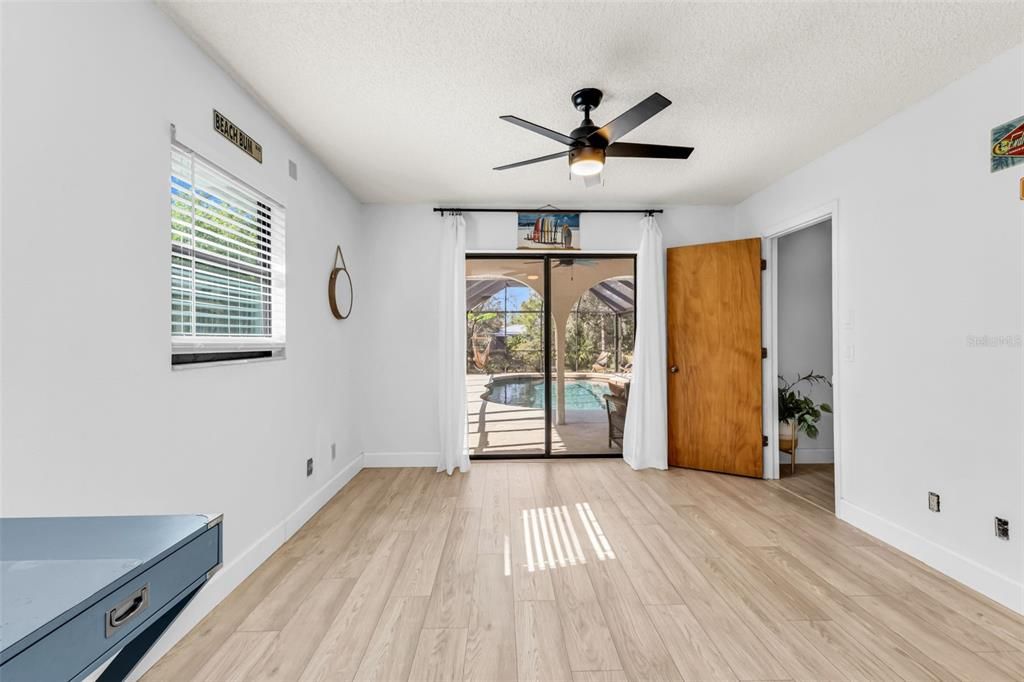 На продажу: $379,000 (3 спален, 2 ванн, 1588 Квадратных фут)