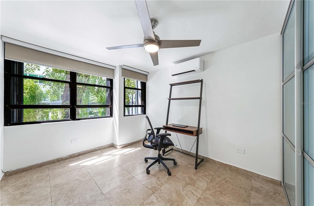 En Venta: $1,250,000 (3 camas, 2 baños, 1555 Pies cuadrados)