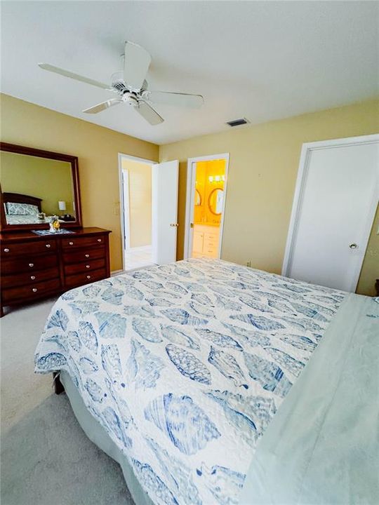 For Sale: $255,000 (2 beds, 2 baths, 1641 Square Feet)