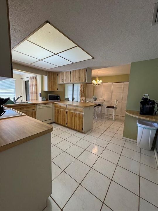 For Sale: $255,000 (2 beds, 2 baths, 1641 Square Feet)