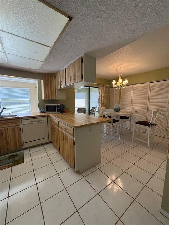 For Sale: $255,000 (2 beds, 2 baths, 1641 Square Feet)