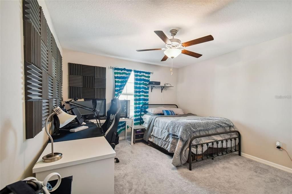 For Rent: $3,400 (5 beds, 2 baths, 2949 Square Feet)