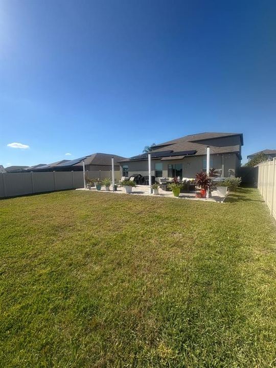 For Rent: $3,400 (5 beds, 2 baths, 2949 Square Feet)