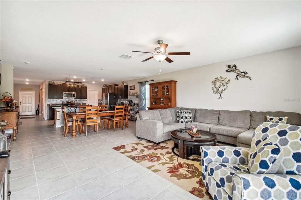 For Rent: $3,400 (5 beds, 2 baths, 2949 Square Feet)