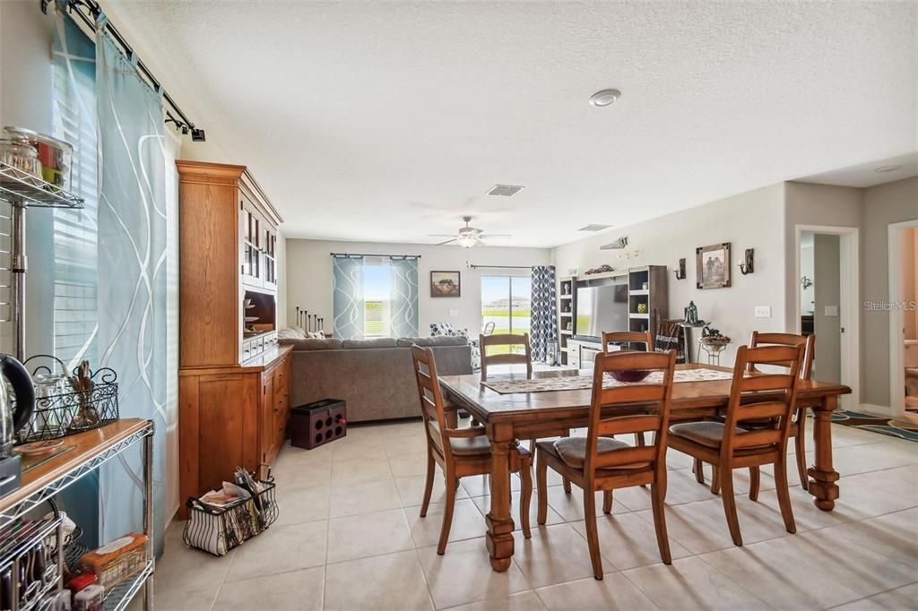 For Rent: $3,400 (5 beds, 2 baths, 2949 Square Feet)