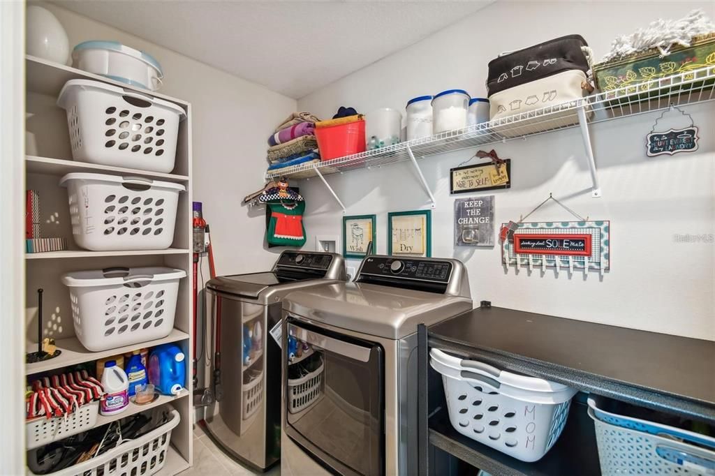 For Rent: $3,400 (5 beds, 2 baths, 2949 Square Feet)