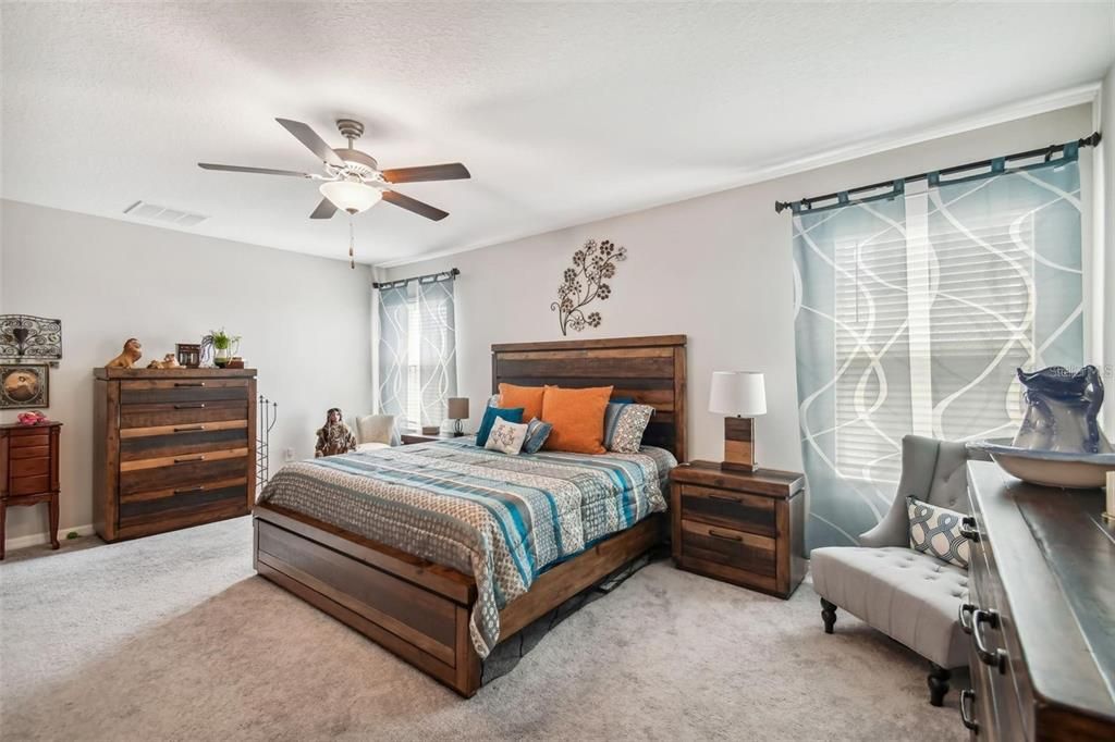 For Rent: $3,400 (5 beds, 2 baths, 2949 Square Feet)