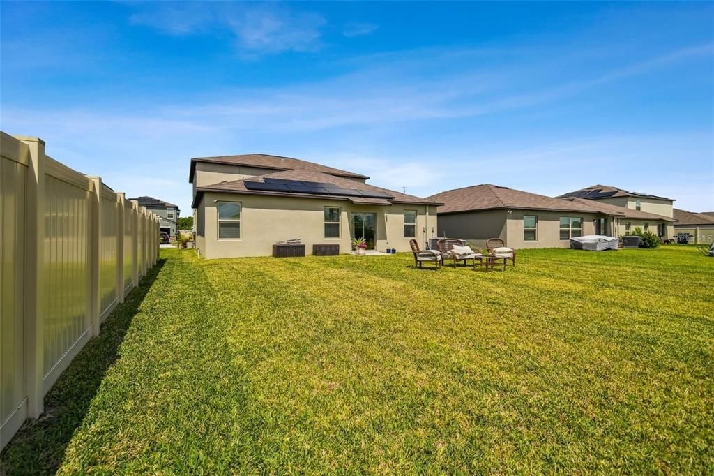 For Rent: $3,400 (5 beds, 2 baths, 2949 Square Feet)