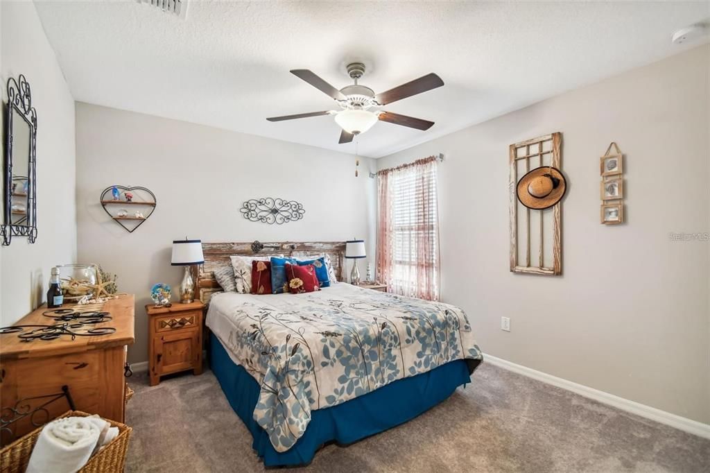 For Rent: $3,400 (5 beds, 2 baths, 2949 Square Feet)