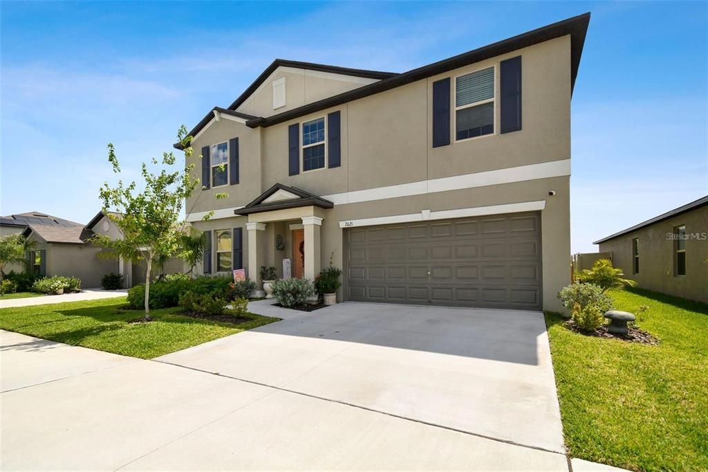 For Rent: $3,400 (5 beds, 2 baths, 2949 Square Feet)