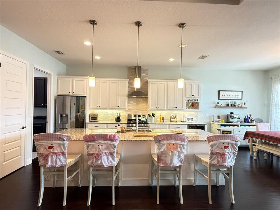 For Sale: $650,000 (3 beds, 2 baths, 2239 Square Feet)