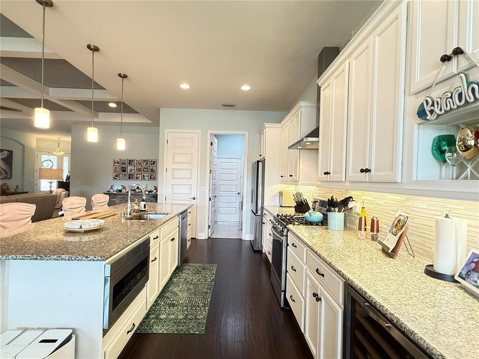 For Sale: $650,000 (3 beds, 2 baths, 2239 Square Feet)