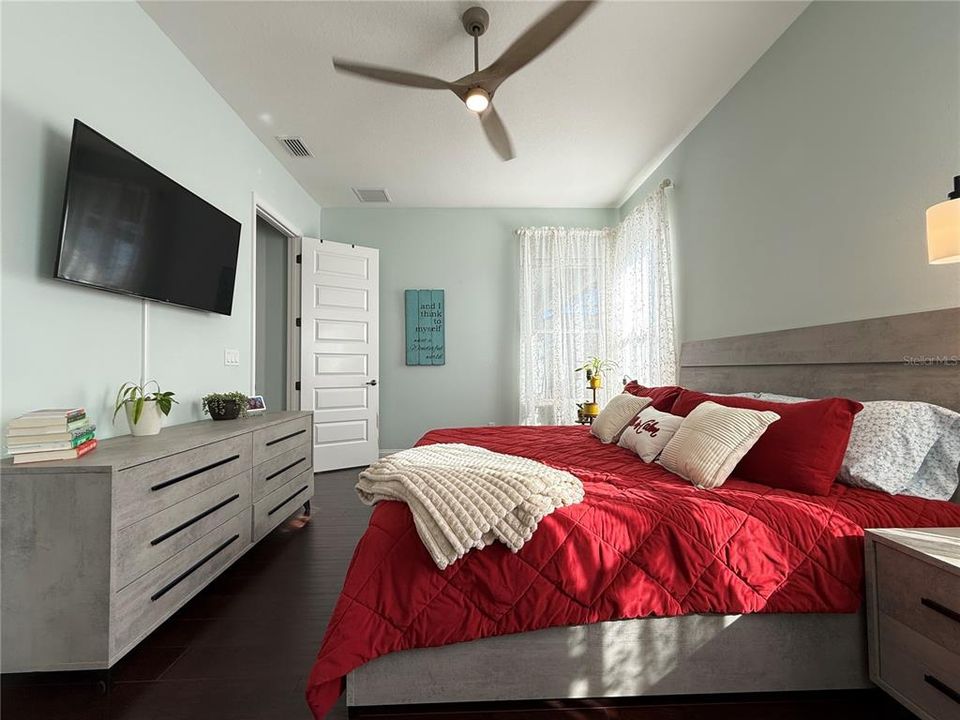 For Sale: $650,000 (3 beds, 2 baths, 2239 Square Feet)