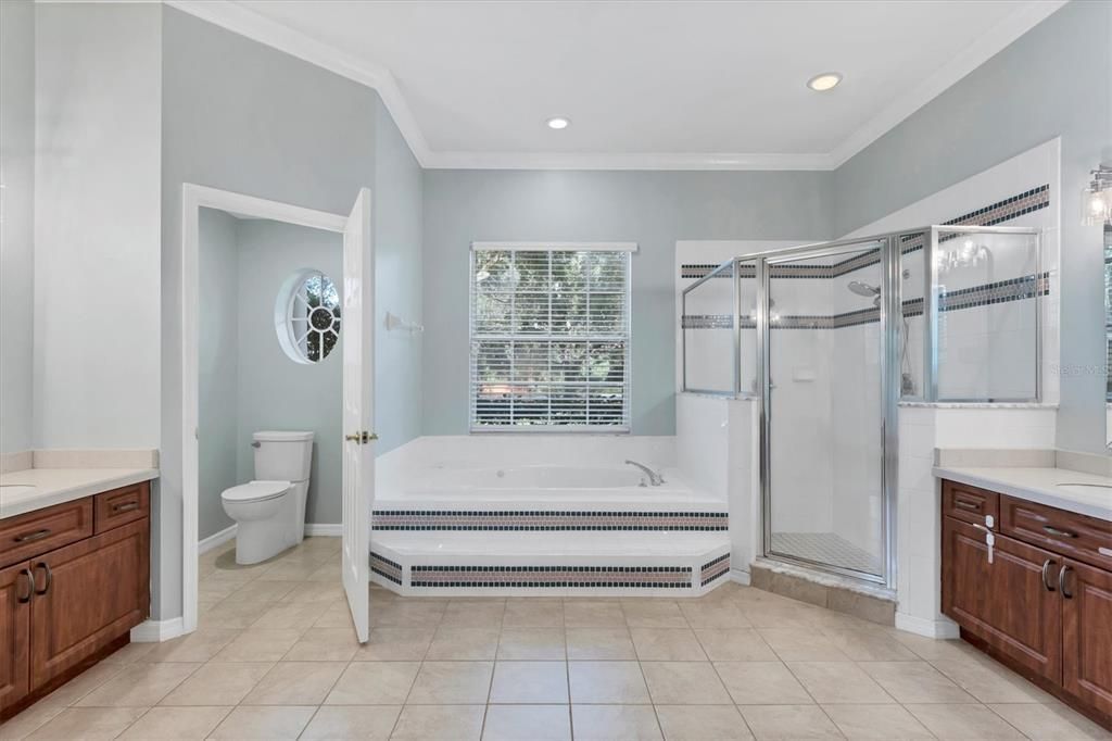 For Sale: $699,000 (4 beds, 2 baths, 2301 Square Feet)