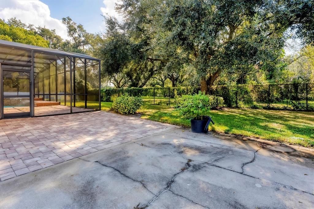 For Sale: $699,000 (4 beds, 2 baths, 2301 Square Feet)