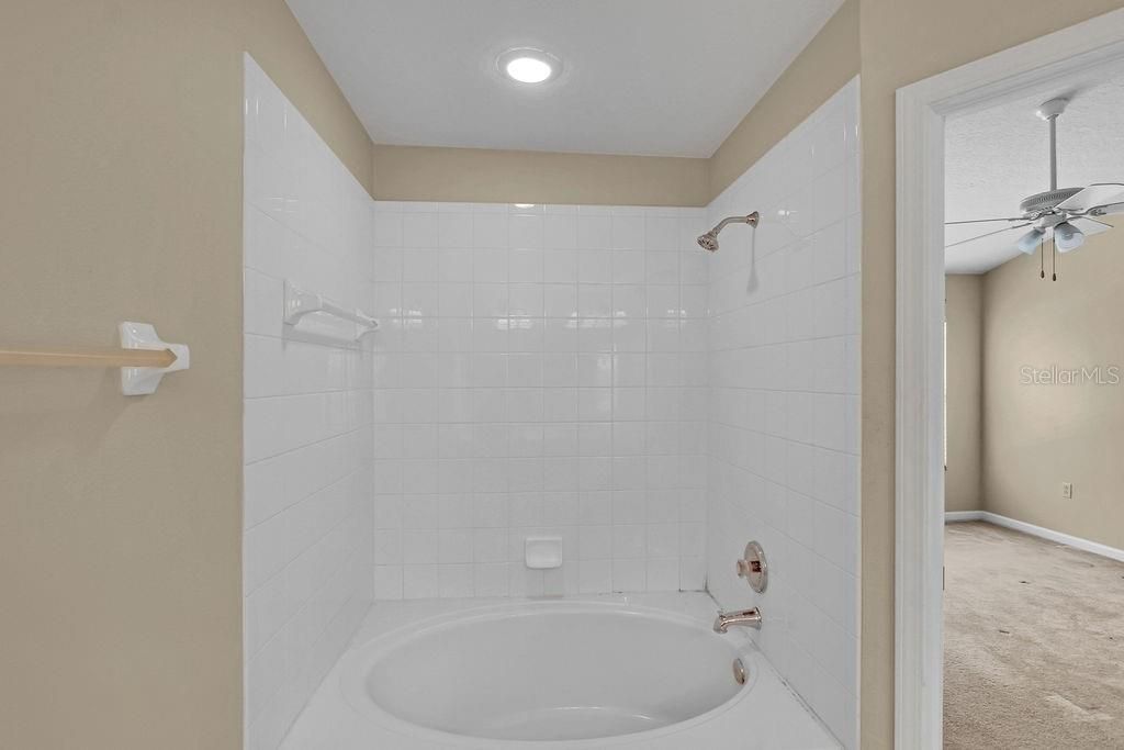 En Venta: $279,900 (3 camas, 2 baños, 1596 Pies cuadrados)