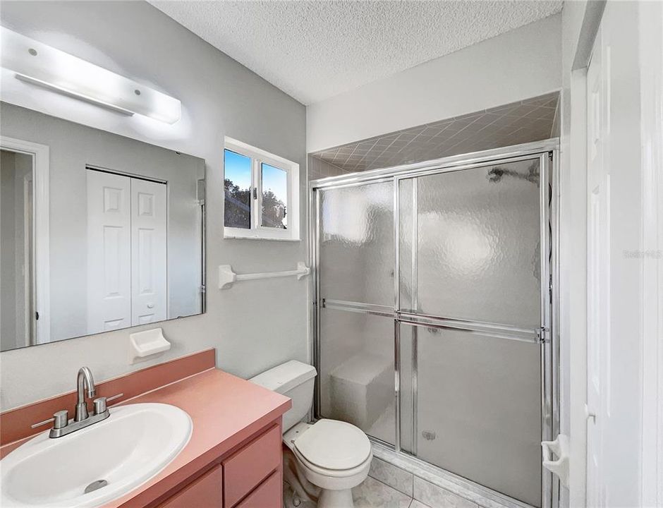 待售: $197,000 (2 贝兹, 2 浴室, 1008 平方英尺)