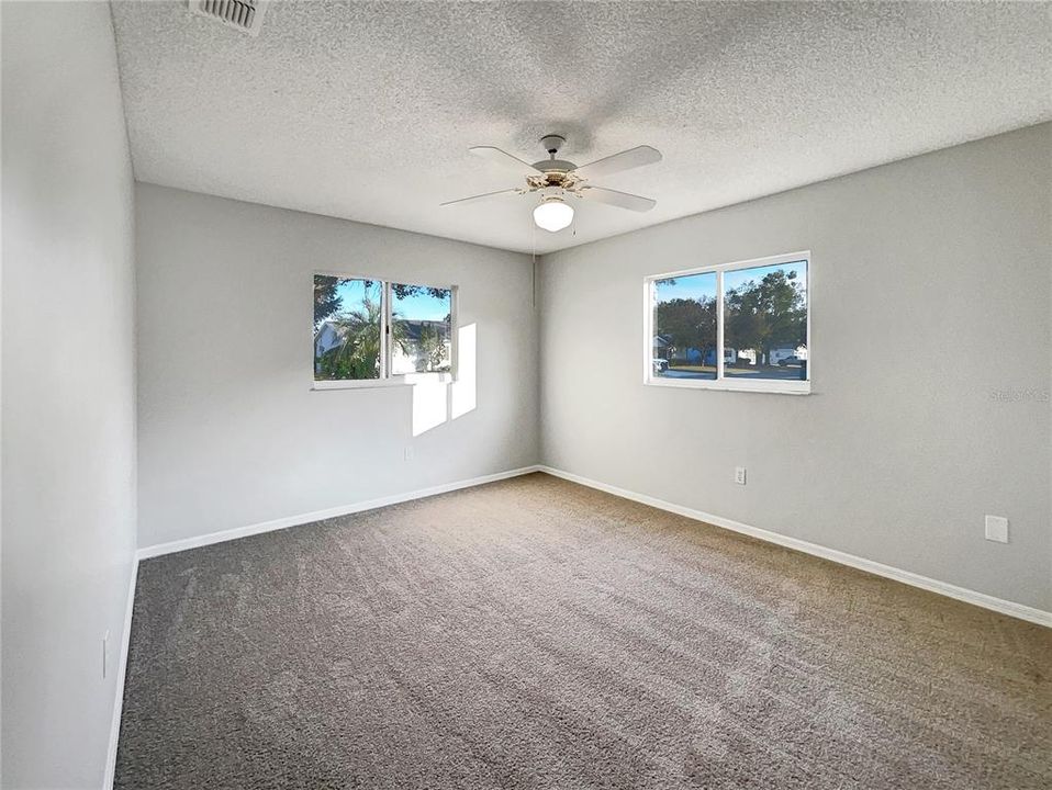 待售: $197,000 (2 贝兹, 2 浴室, 1008 平方英尺)