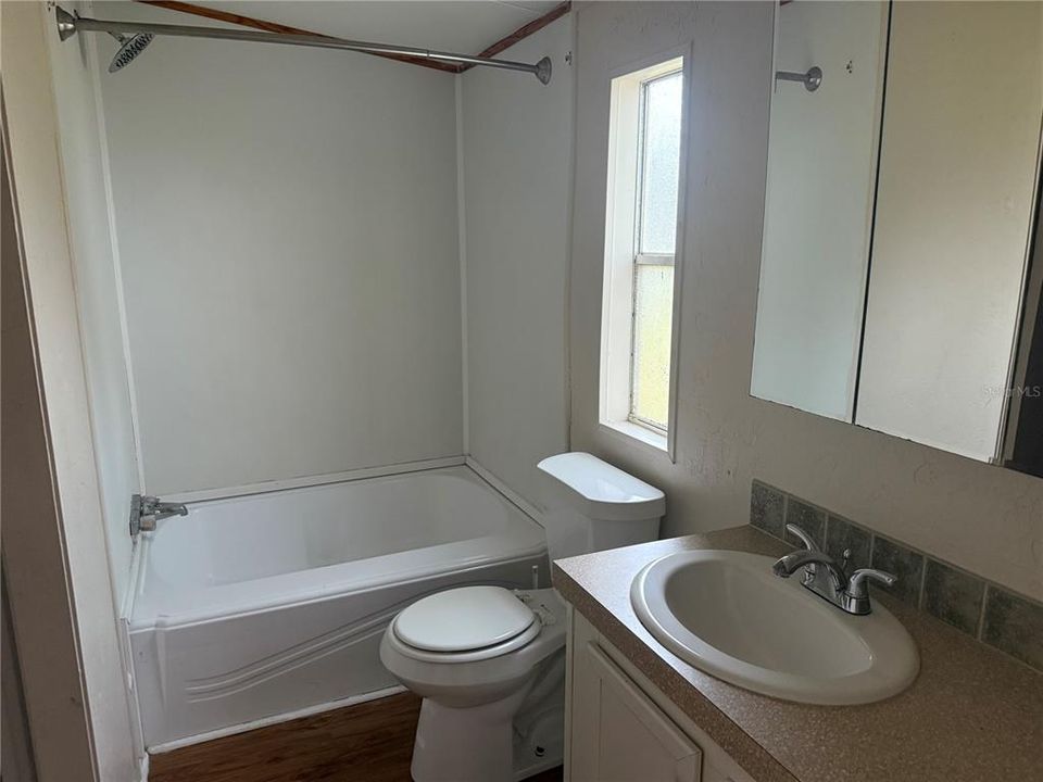 For Sale: $149,000 (3 beds, 2 baths, 1216 Square Feet)