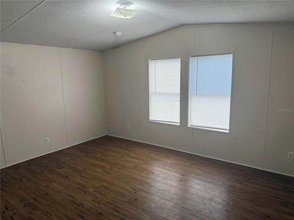 For Sale: $149,000 (3 beds, 2 baths, 1216 Square Feet)