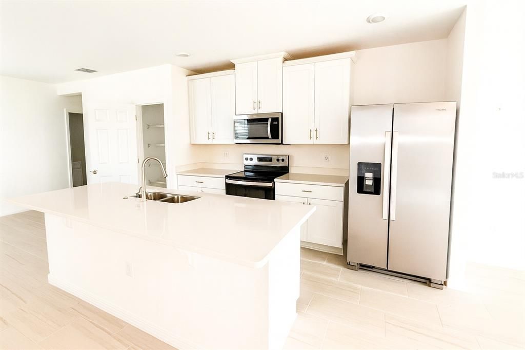 For Rent: $1,750 (3 beds, 2 baths, 1500 Square Feet)