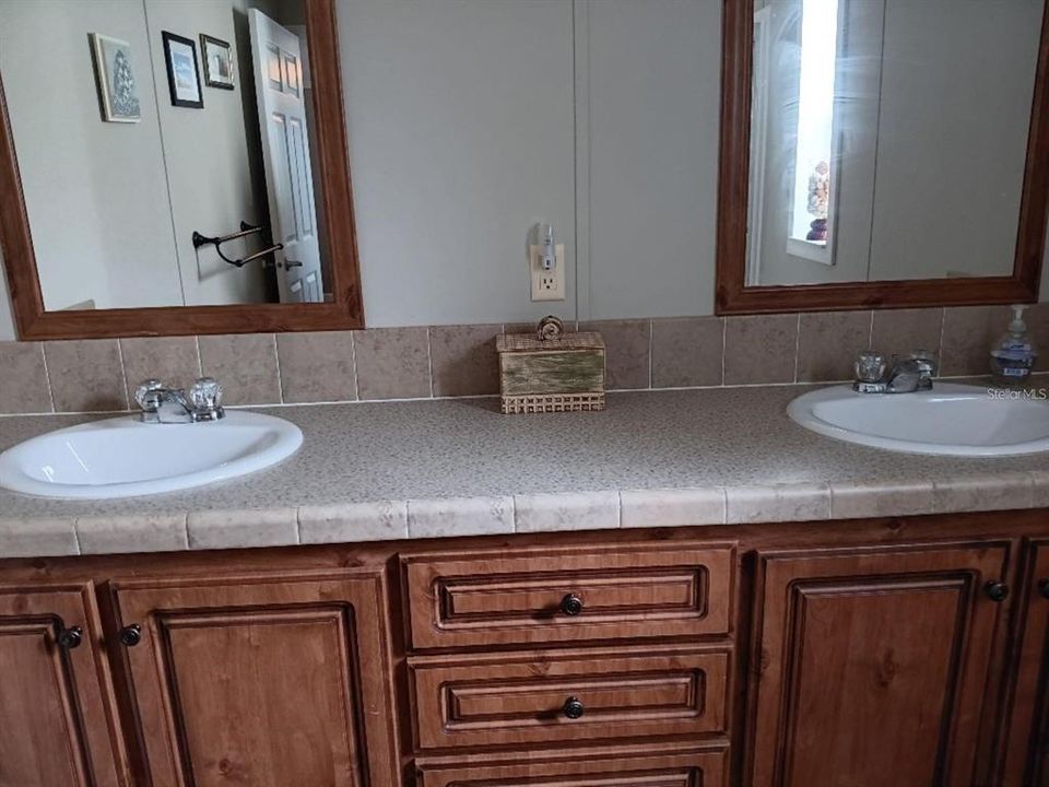 En Venta: $270,000 (2 camas, 2 baños, 1152 Pies cuadrados)